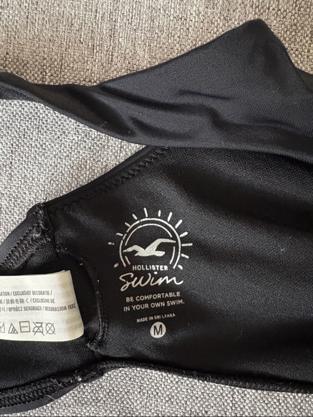 Hollister Black Knot-Front Bralette with Adjustable Straps - Picture 2 of 3